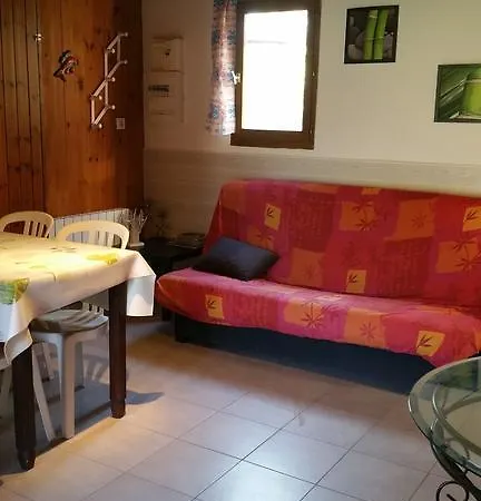 Chalet En Bois A 500m De La Mer Casa de Férias Lucciana (Corsica)