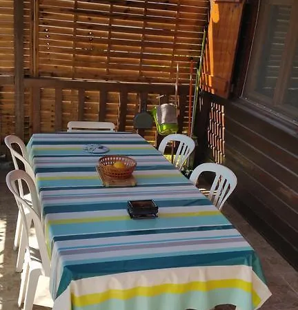 Casa de Férias Chalet En Bois A 500m De La Mer Lucciana (Corsica)